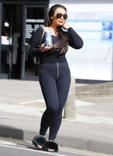 Lauren Goodger feet photo thumbnail