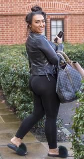 Lauren Goodger feet photo thumbnail