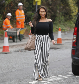 Lauren Goodger feet photo thumbnail