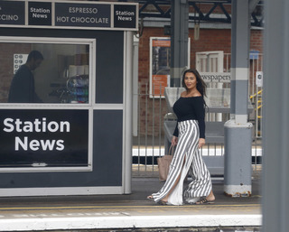 Lauren Goodger feet photo thumbnail