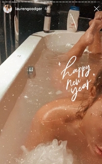 Lauren Goodger feet photo thumbnail