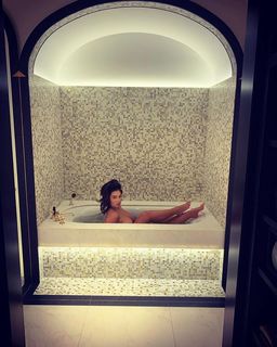 Lauren Goodger feet photo thumbnail