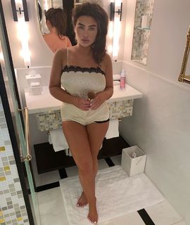 Lauren Goodger feet photo thumbnail
