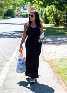 Lauren Goodger feet photo thumbnail