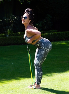 Lauren Goodger feet photo thumbnail