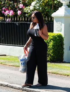 Lauren Goodger feet photo thumbnail