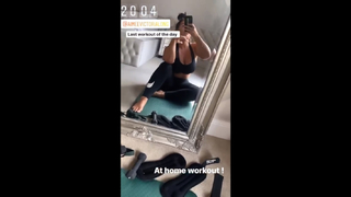 Lauren Goodger feet photo thumbnail