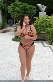 Lauren Goodger feet photo thumbnail
