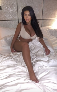 Lauren Goodger feet photo thumbnail
