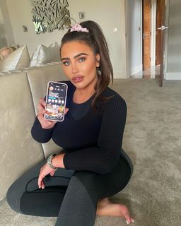 Lauren Goodger feet photo thumbnail