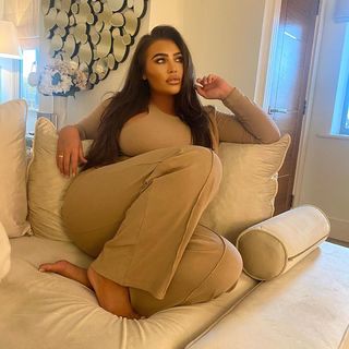 Lauren Goodger feet photo thumbnail
