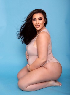 Lauren Goodger feet photo thumbnail