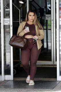 Lauren Goodger feet photo thumbnail
