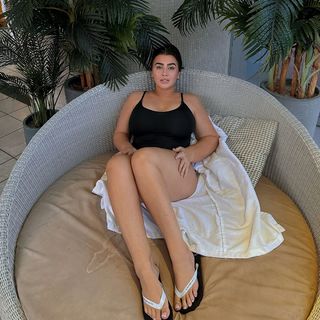 Lauren Goodger feet photo thumbnail