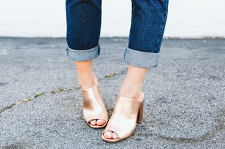 Lauren Gores feet photo 15