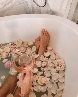Lauren Gores feet photo 7