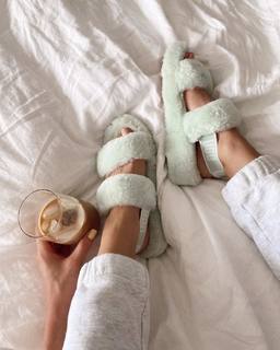Lauren Gores feet photo 6