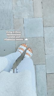 Lauren Gores feet photo 11