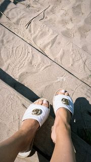 Lauren Gores feet photo 5