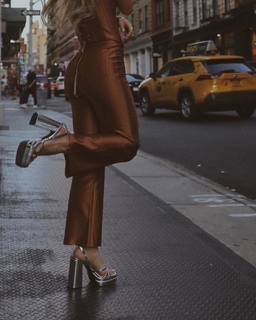 Lauren Gores feet photo 5