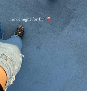 Lauren Gores feet photo 3