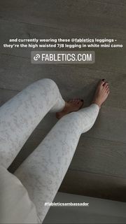 Lauren Gores feet photo 8