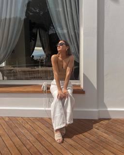 Lauren Gores feet photo 4