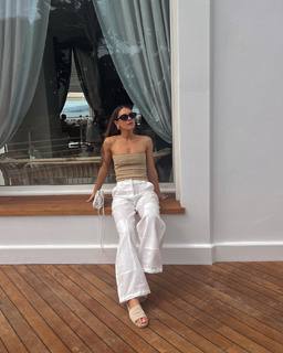 Lauren Gores feet photo 3