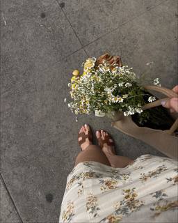 Lauren Gores feet photo 6