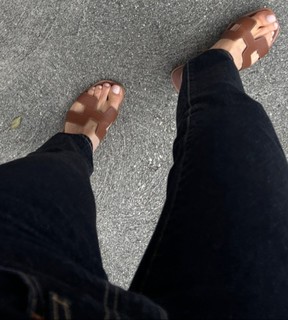 Lauren Gores feet photo 5