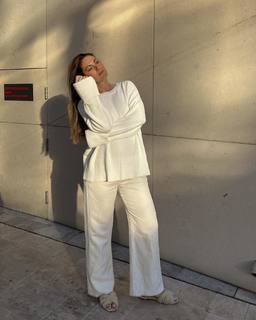 Lauren Gores feet photo 12