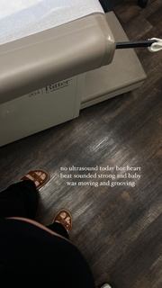 Lauren Gores feet photo 5