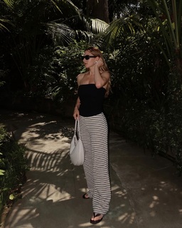 Lauren Gores feet photo 13