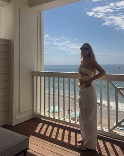 Lauren Gores feet photo 14