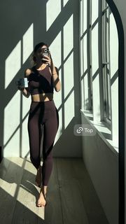 Lauren Gores feet photo 9
