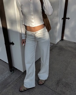 Lauren Gores feet photo 3