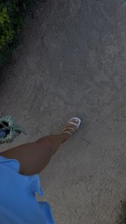 Lauren Gores feet photo 8