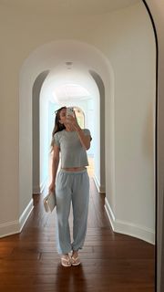 Lauren Gores feet photo 15