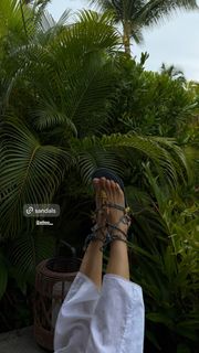 Lauren Gores feet photo 1