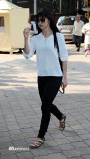 Lauren Gottlieb feet photo 1