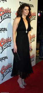 Lauren Graham feet photo thumbnail