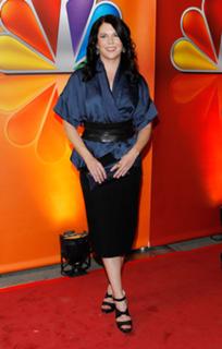 Lauren Graham feet photo thumbnail