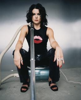 Lauren Graham feet photo thumbnail