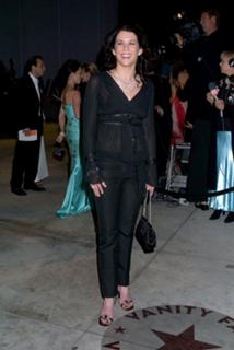 Lauren Graham feet photo thumbnail