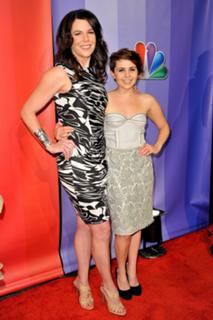 Lauren Graham feet photo thumbnail