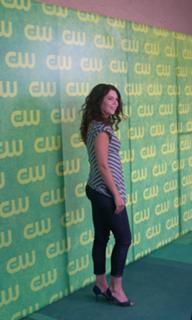 Lauren Graham feet photo thumbnail
