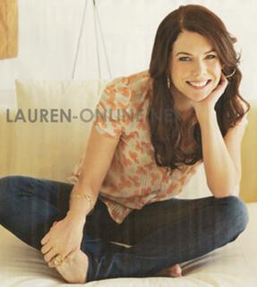 Lauren Graham feet photo thumbnail