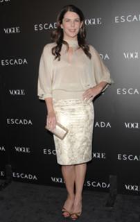 Lauren Graham feet photo thumbnail