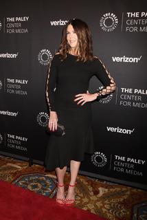 Lauren Graham feet photo thumbnail