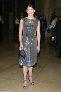 Lauren Graham feet photo thumbnail